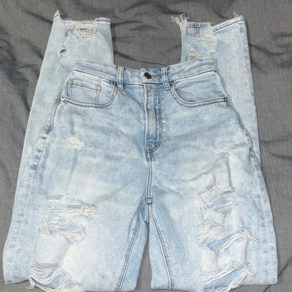 American Eagle Distressed Curvy high waisted mom jeans